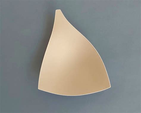 Professional Triangular Foam Bra Cups Removeable Sewn In Lingerie Sports Bra Replacement Cups