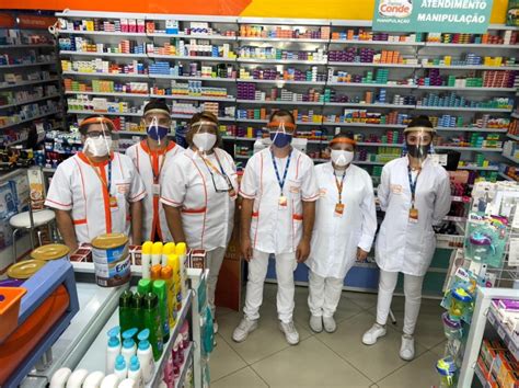 Novos modelos de uniformes são distribuídos nas lojas Farma Conde