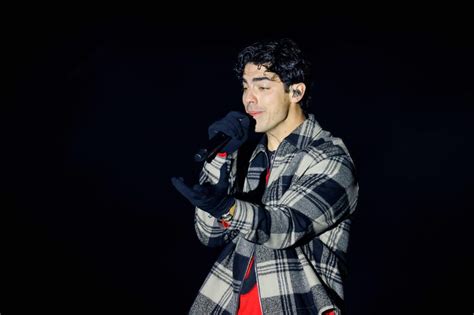 Joe Jonas Hadirkan Album Baru Yang Menginspirasi