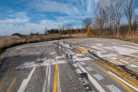 A Literal Road To Nowhere Near Toronto Is A Chaotic Mess Of Road Paint