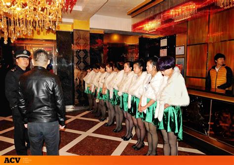 La sex tape del CEO con su novia china que reveló cómo se compra a los médicos