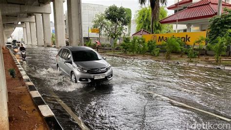 Banjir Di Kelapa Gading JakLingko Rute Rawamangun Tanah Merah Tak