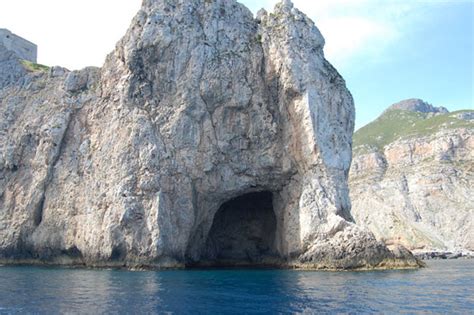 Turismo Trapani MARETTIMO GROTTA DEL TUONO Mare Egadi Marettimo