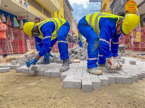 Cachoeiro ES Rua Quintiliano de Azevedo recebe obras de revitalização