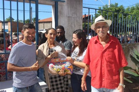 Prefeitura De Bernardo Do Mearim Distribui Cestas Básicas As Famílias