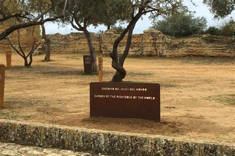 Giardino dei giusti nuove dediche a personalità di rilievo