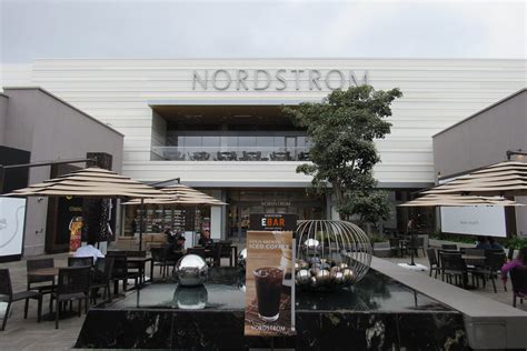 Nordstrom University Towne Center Bazille & eBar - PNG Builders