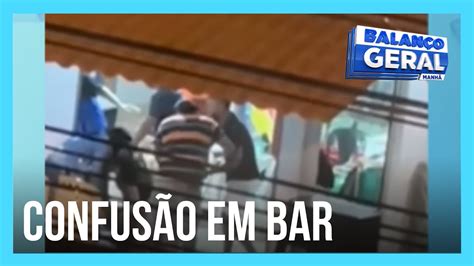 Duas mulheres são espancadas em bar YouTube