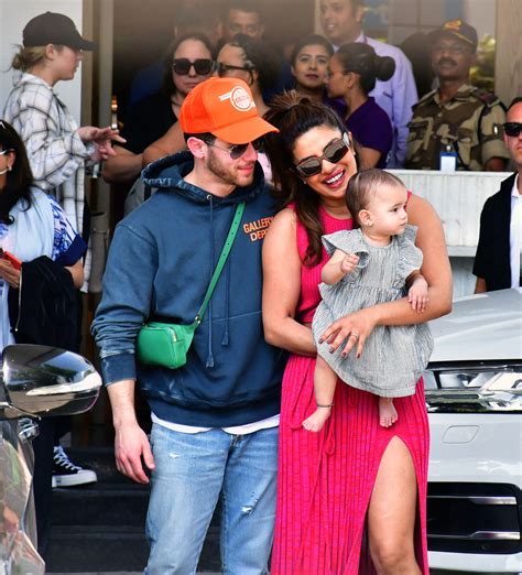 Priyanka Chopra: मधु चोपड़ा ने प्रियंका और निक के लिए बांधे तारीफों के