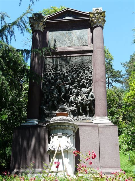 Il Monumento In Bronzo Monumento Ai Caduti Della 1 Guerra Mondiale