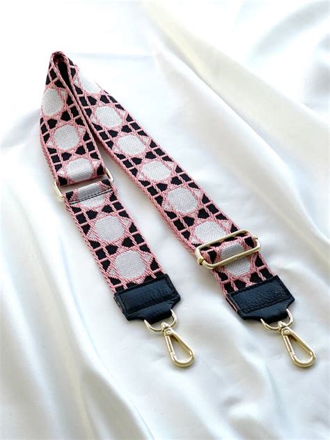 XARI COLLECTIONS Rowena Messenger Strap Tashengsel Goud