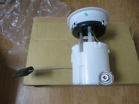 Mazda 2 2007 2015 13 15 Tank Fuel Pump Genuine Zj38 13 35xc Ebay