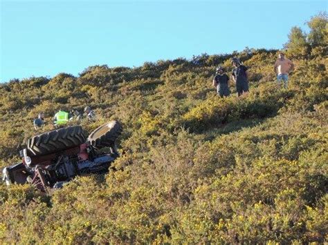 Muere un hombre de 65 años al quedar atrapado bajo su tractor en