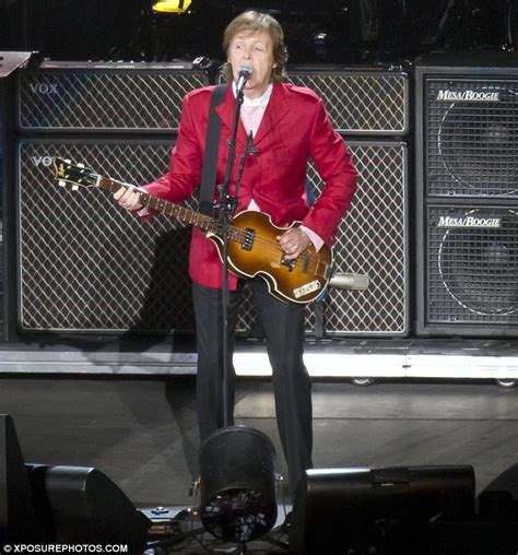 Paul Mccartney Commands Crowd Of 90 000 As He Performs Epic Three Hour