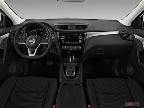 2018 Nissan Rogue Sport Pictures: | U.S. News