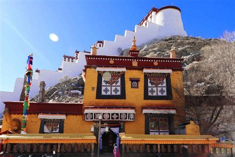 Potala Palace: visitors information, history and description