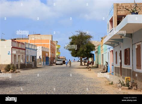 Sal Rei Boa Vista Cap Vert Scène de rue typique avec ses maisons