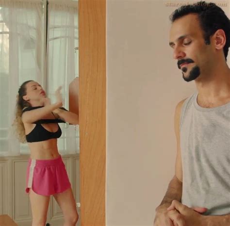 Celebridade Brasileira M X Mayara Constantino M Sica Para Morrer De Amor Lingerie Foto