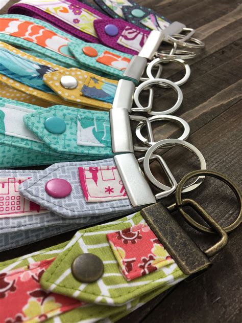 Fabric Lanyard And Badge Holder Diy Free Sewing Pattern Artofit