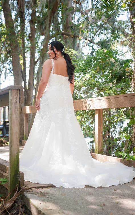 Wedding Dresses Sweetheart Neckline Fit And Flare Plus Size