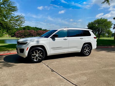 First Look 2021 Jeep Grand Cherokee L Overland