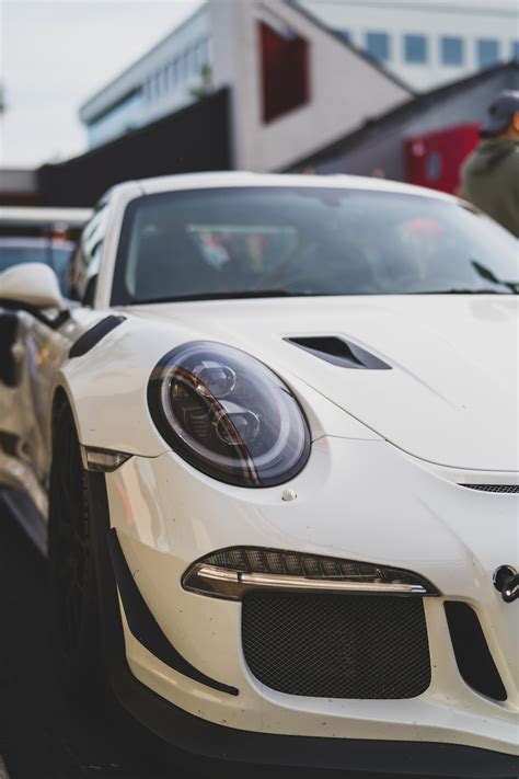 White and black porsche 911 photo – Free Grey Image on Unsplash