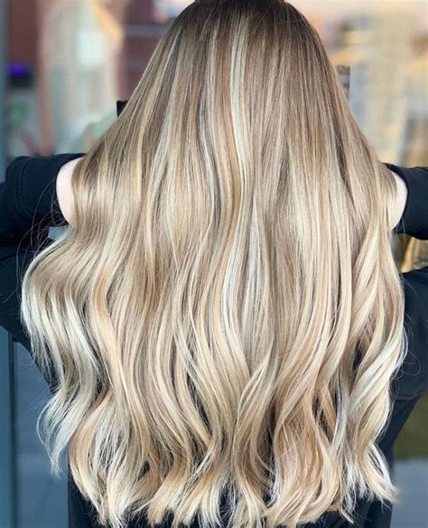 Welche Strähnen passen zu blonden Haaren Blonde haare mit strähnen