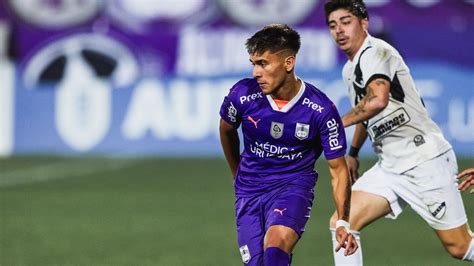 Defensor Sporting Vapule A Ferro Carril De Salto Y Se Meti En Semis