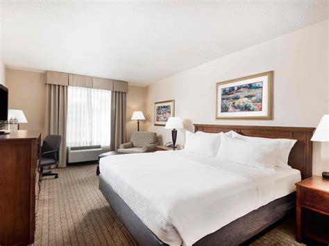 Hotel in Johnstown | Holiday Inn Johnstown-Gloversville Hotel