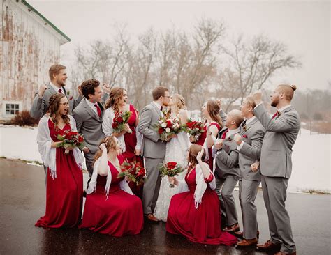 Wisconsin Winter Wedding | Harvest Moon Pond | Winter Wedding Venue in WI