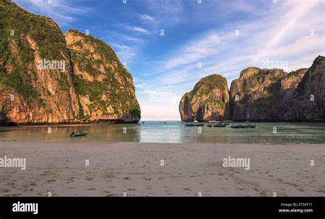 how to pronounce phi phi island
