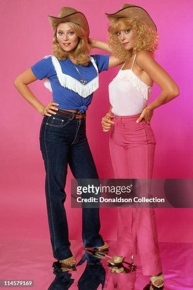 Actress Audrey Landers And Actress Judy Landers Pose For A Portrait Nachrichtenfoto Getty