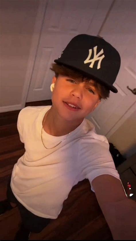 Pin By Danny On Pics Cute Blonde Guys Cute Celebrity Guys Hot Baseball Guys