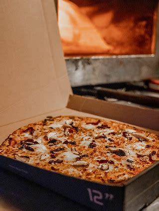 The Barnyard 🍕🥓| Honey Glazed Bacon & Brie Pizza | Limited Edition - Leicestershire