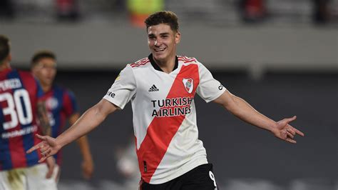 Manchester City Ficha A Julián Álvarez La Nueva Joya Del Fútbol Argentino