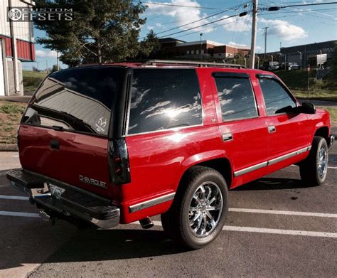 Chevrolet Tahoe Wheel Offset Slightly Aggressive Leveling Kit