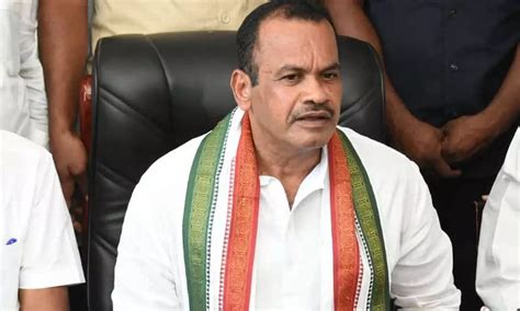 Komatireddy Venkat Reddy Responds To His Brothers Entry To Congress