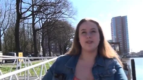 Sexy Curvy Babe Takes It In The Ass