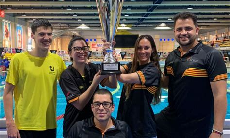 Quatre Nedadors Del Cn Terrassa Es Pengen Medalles Al Campionat D