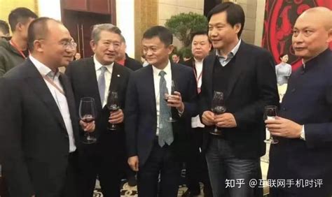 雷军与马云罕见同框 现身楚商大会：一个打领带 一个西装配牛仔裤 知乎