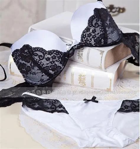 New Fashio Intimates Bra Set Lace Lingerie Push Up Sexy Bra Set Hot