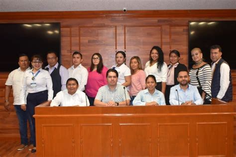 Alumnos De La Licenciatura En Derecho En Su Modalidad Ejecutiva