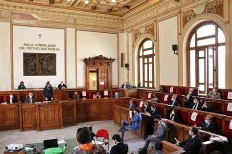 Reggio Calabria Il Consiglio Comunale Ha Approvato A Maggioranza Il