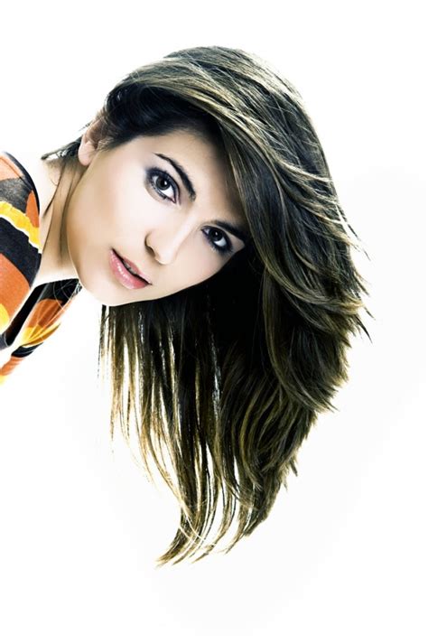 Лицо девушки брюнетки Girls face brunette