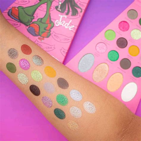 Make Up Revolution X Bratz Doll Eyeshadow Palette Sasha Yasmin Jade