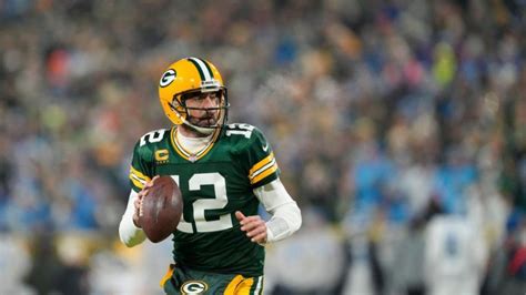 What Happened During Aaron Rodgers' 2021 NFL Season? - Wisdom Imbibe