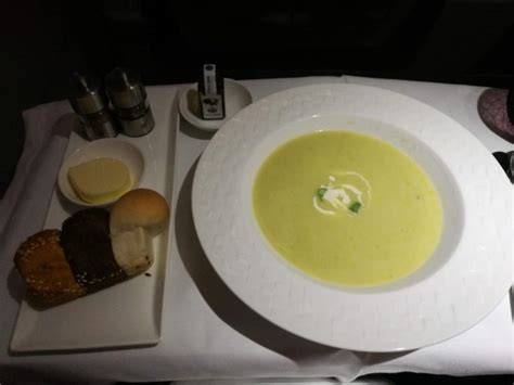 qatar-airways-a320-business-class-food-1 | Verylvke