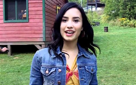 Demi Lovato Teve A Melhor Reação Ao Saber Que ‘camp Rock Foi O Assunto Mais Comentado No Brasil