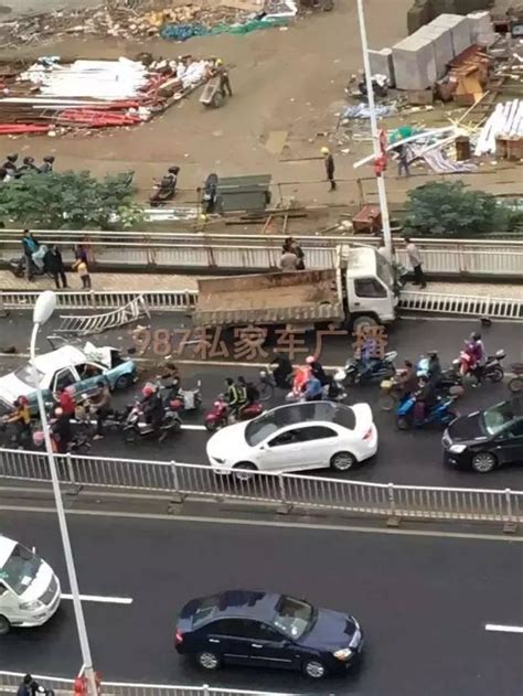 尤溪洲大橋凌晨驚駭車禍已致一死！24小時連發兩起嚴重車禍 雨天開車務必小心！ 每日頭條