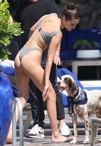 Bella Hadid Spreads Her Ass Cheeks In A Thong